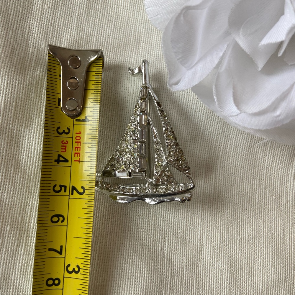 VTG Rhinestone Sailboat Brooch - Picture 4 of 4